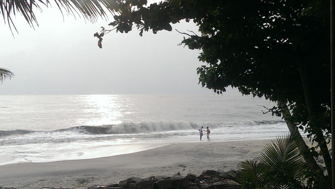 Colonels Beach Villa Alappuzha ภายนอก รูปภาพ